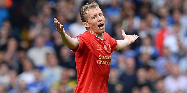 Lucas Leiva Bantah Akan Pindah dari Liverpool