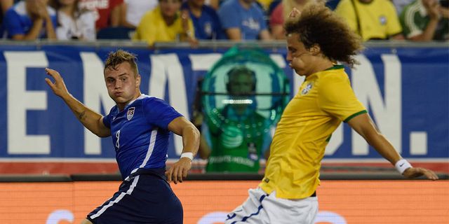 Nutmeg Lagi-lagi Jadi Mimpi Buruk David Luiz