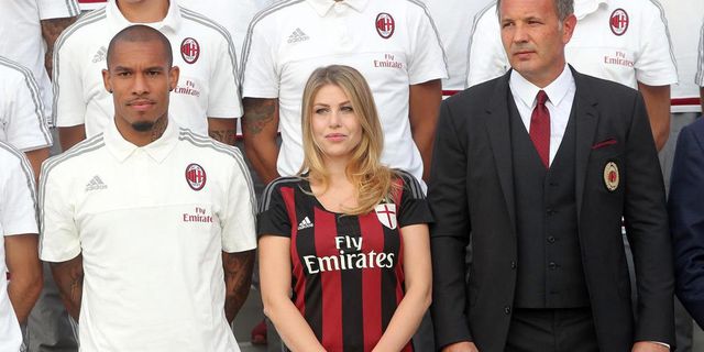Barbara Berlusconi Menawan di Presentasi Skuat Milan