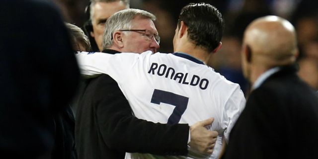 Fergie: Ronaldo Bisa Cetak Gol Dari Bulan Fergie: Ronaldo Bisa Cetak Gol Dari Bulan