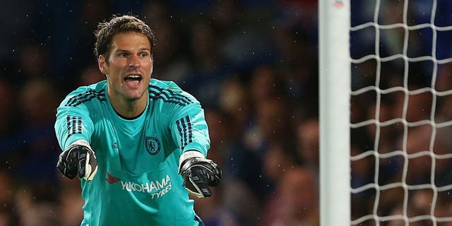 Begovic: Mourinho Sedang Tertekan