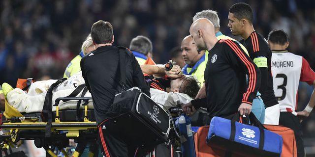 Van Gaal: Alami Cedera Horor, Shaw Sampai Menangis
