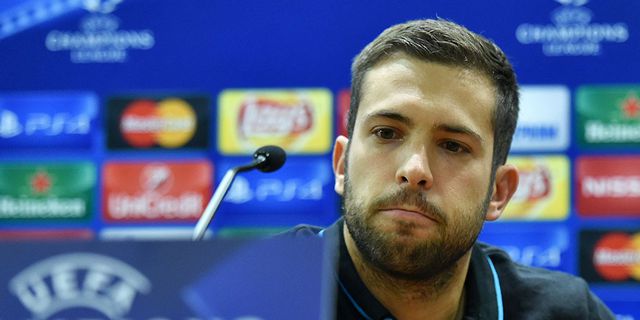 Alba: Ronaldo Tak Sebanding Messi 