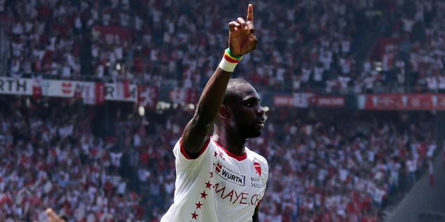 Konate Diperebutkan Chelsea dan Arsenal