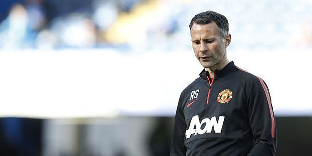 Kieft: Van Gaal Harusnya Perlakukan Giggs Lebih Baik Kieft: Van Gaal Harusnya Perlakukan Giggs Lebih Baik