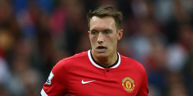 Krisis bek, Van Gaal Cadangkan Phil Jones Krisis bek, Van Gaal Cadangkan Phil Jones