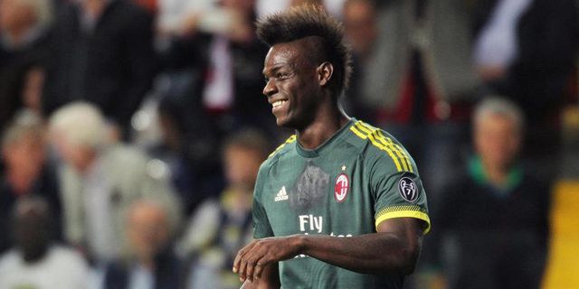 Balotelli vs Udinese, Dua 'Debut', Tiga Gol Balotelli vs Udinese, Dua 'Debut', Tiga Gol