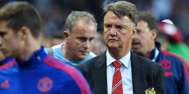 Van Gaal Akui MU Hadapi Masalah di Lini Pertahanan Van Gaal Akui MU Hadapi Masalah di Lini Pertahanan