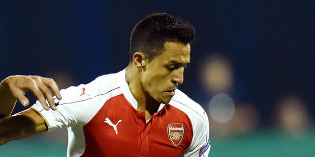 Alexis Sanchez Garang, Walcott Percaya Arsenal Juara