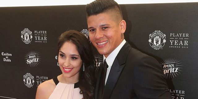 Berduaan di Ranjang, Marcos Rojo Ajak WAGs Ini Makan Roti Gosong!