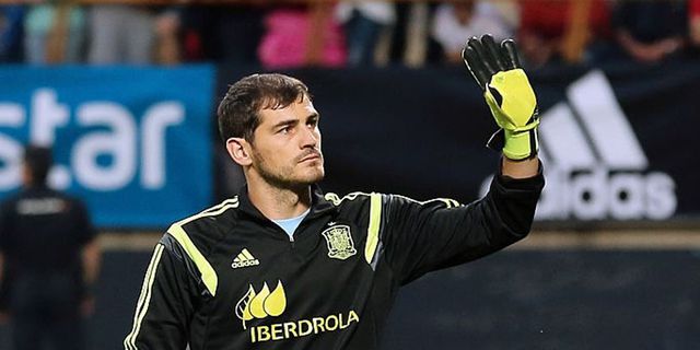 Dapat Sepatu dari Casillas, Bocah Ini Menangis Histeris