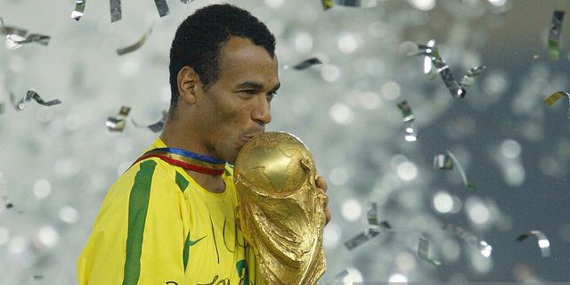 Cafu: Saya Akan Senang Main di Chelsea, Liverpool Atau MU Cafu: Saya Akan Senang Main di Chelsea, Liverpool Atau MU