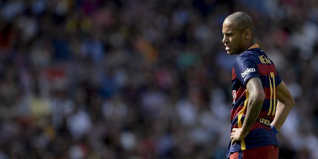 Sedang Kesulitan, Neymar Siap Bantu Barcelona