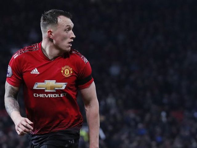 Phil Jones (c) Coral