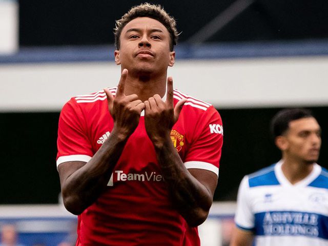 Jesse Lingard mencetak gol pada laga pramusim melawan QPR (c) AP Photo