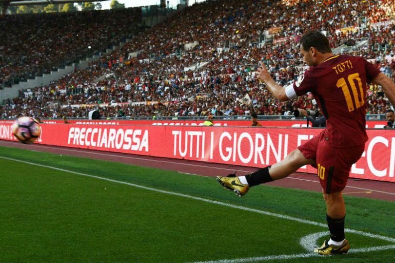 Roberto Mancini Menyesal Tak Pernah Latih Totti