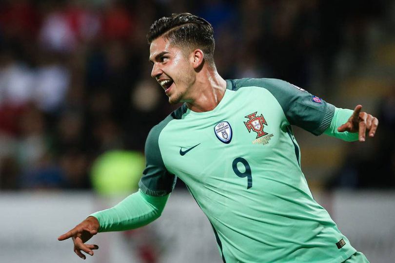 Barca Sempat Amati Andre Silva di Derby Milan