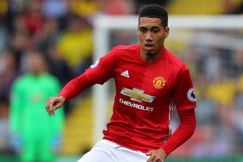 Everton Ingin Memakai Servis Smalling