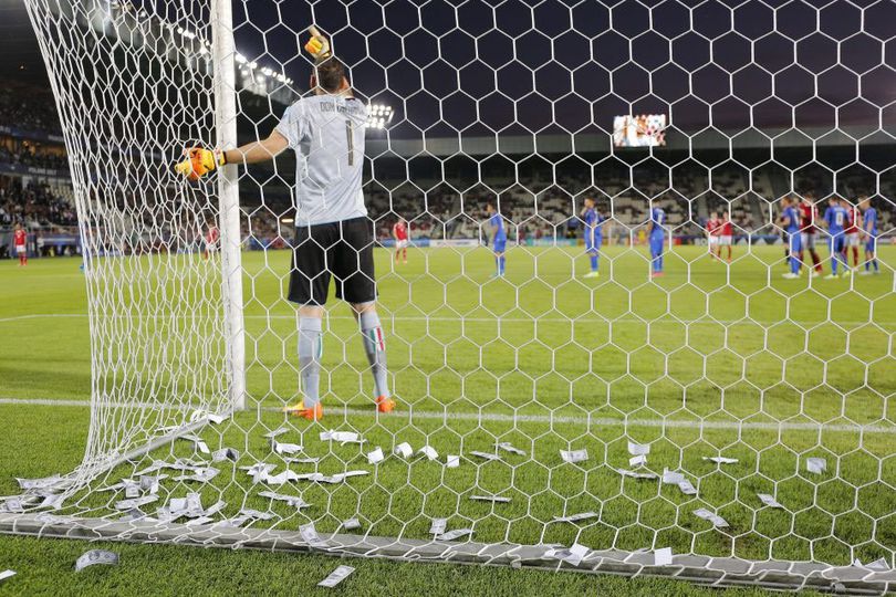 Tanggapan Santai Donnarumma Soal Guyuran Dolar