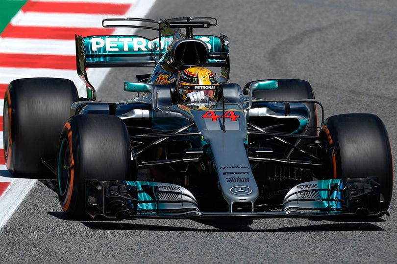 Hamilton Lega Ambil Alih Puncak Klasemen dari Vettel