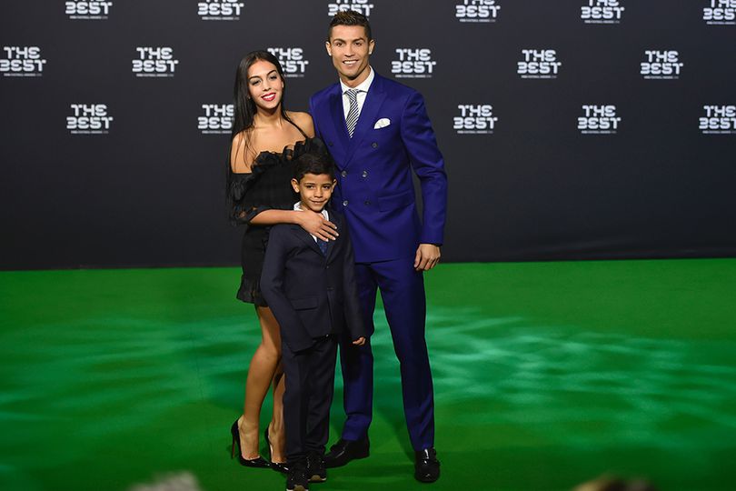 Gokil! Cristiano Jr Jiplak Gaya Rambut Ayahnya