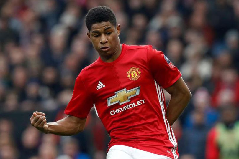 Gary Neville Sarankan Rashford Tidak Panik