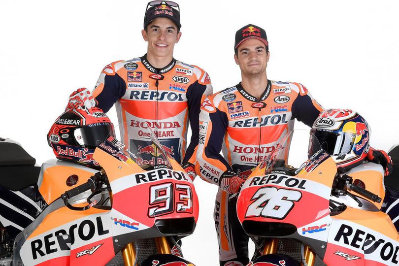 Lucu, Marquez-Pedrosa Ketakutan Naik Balon Udara Lucu, Marquez-Pedrosa Ketakutan Naik Balon Udara