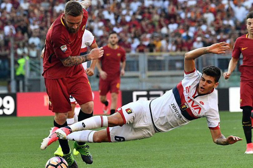 Diminati Milan dan City, Anak Muda Ini Pilih Bertahan di Genoa