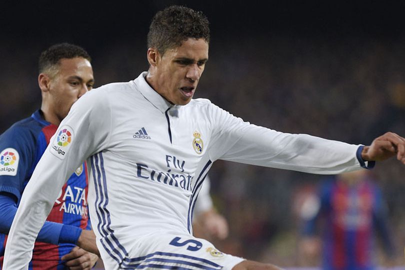 Varane Beber Perbedaan Antara Zidane dan Mourinho