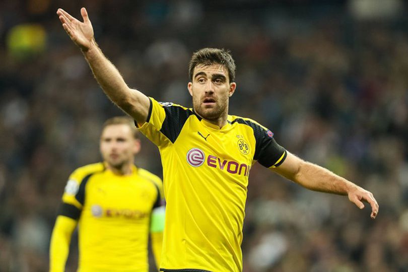 Dortmund Bantah Jual Sokratis ke Juve