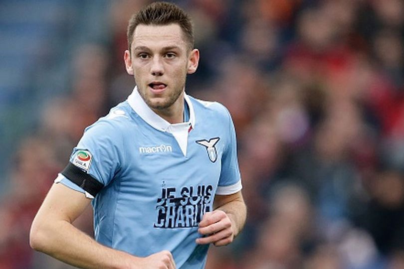 Ancang-ancang Januari, Barca Bidik Defender Lazio