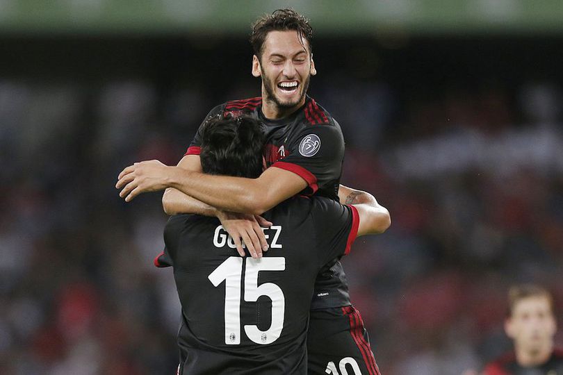 Milan Tanpa Bonucci dan Calhanoglu Saat Jumpa CSU Craiova