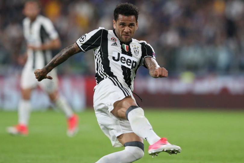 Terungkap, Dani Alves Bantu Juventus untuk Yakinkan Arthur Melo