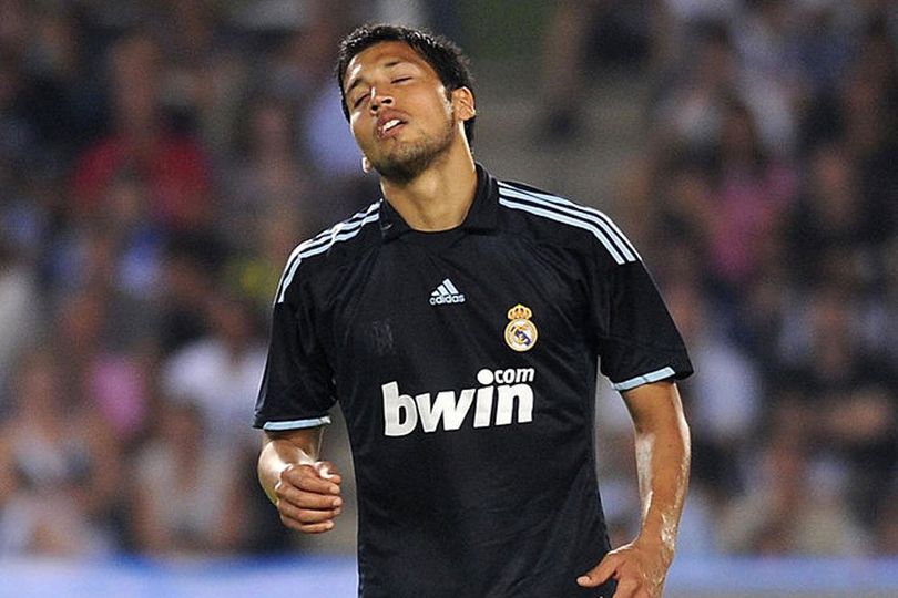 Kejutan! Liverpool Segera Kontrak Bek Veteran Ezequiel Garay Kejutan! Liverpool Segera Kontrak Bek Veteran Ezequiel Garay