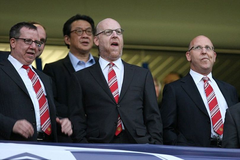 Joel Glazer Bakal Tanggung Hukuman UEFA untuk Manchester United?