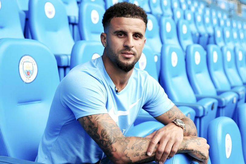 Neville Kritik Kartu Merah Kyle Walker