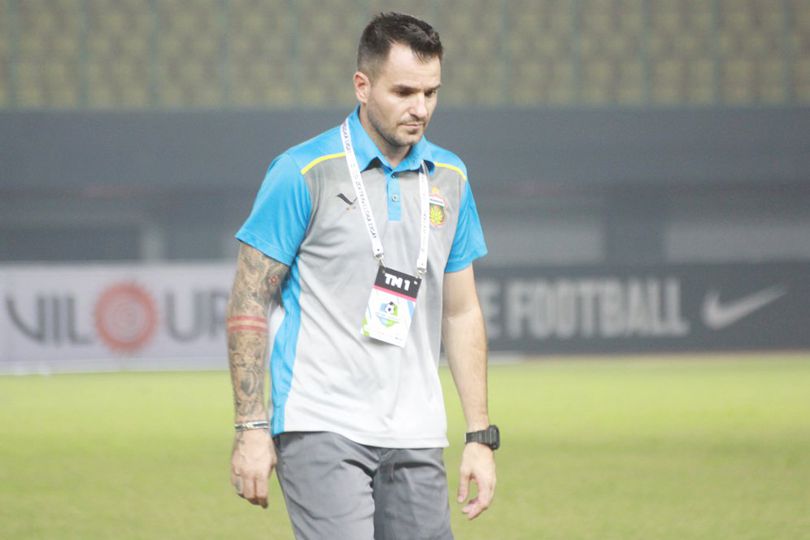 Bhayangkara FC vs Borneo: Simon McMenemy Kecewa Kualitas Wasit