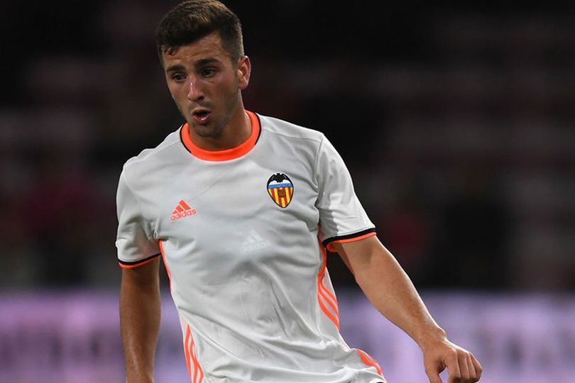 Saingi Arsenal, Roma Turut Incar Bek Valencia Ini