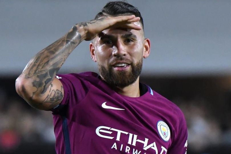 Otamendi: Guardiola Ingin Pemain Gunakan Bahasa Inggris