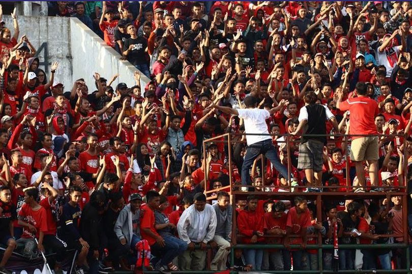 Dikawal Bonek, Pasoepati Antusias Away ke Stadion Gelora Bung Tomo