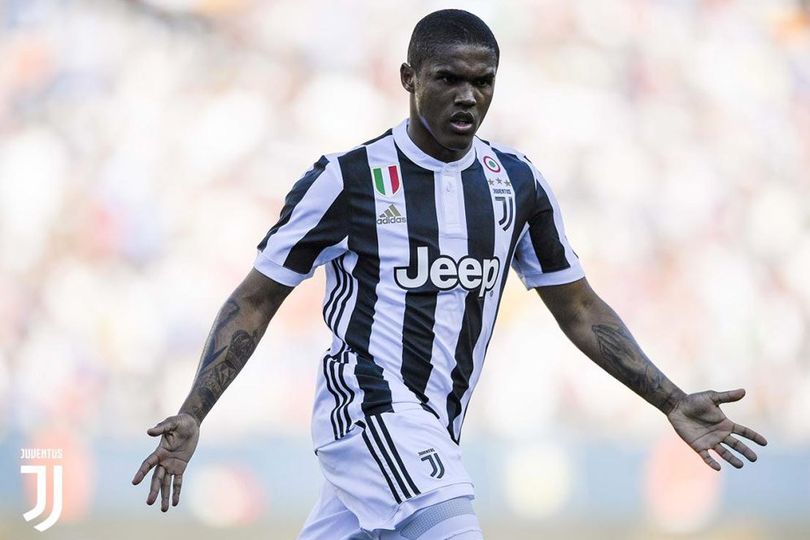 Douglas Costa Yakin Juventus Bisa Juara Liga Champions