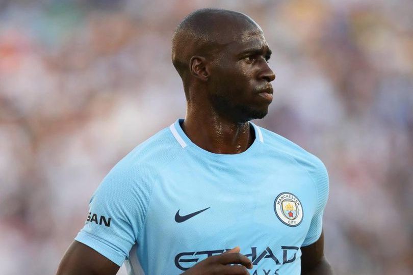 Pep Akan Pertahankan Mangala di Man City