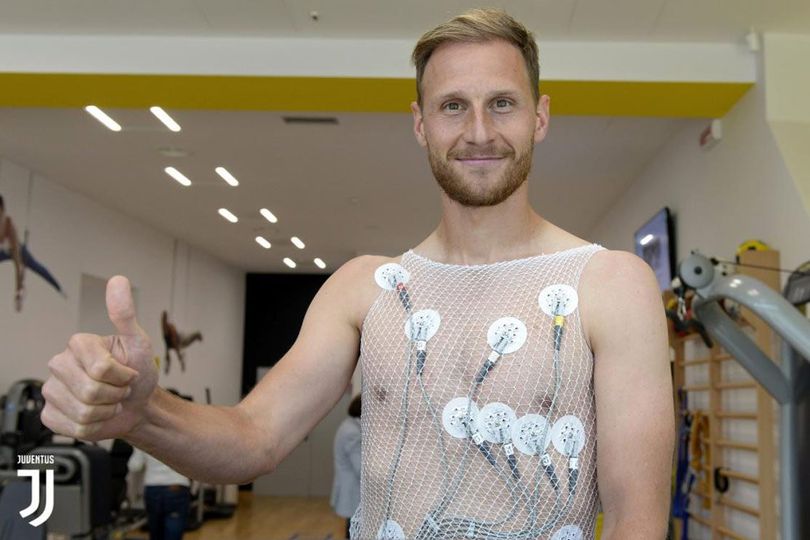 Cedera Kambuhan, Howedes Tunda Debutnya