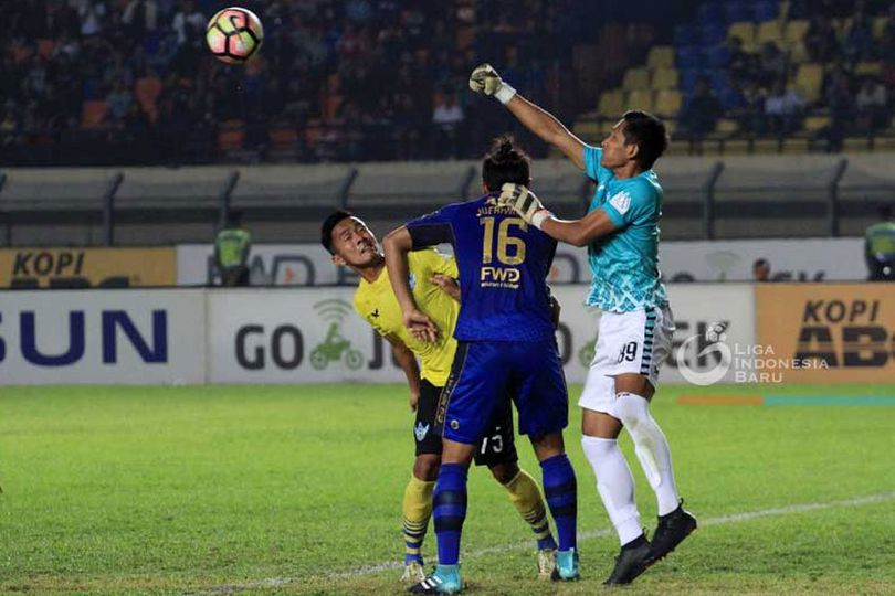 Kiper Persegres Ini Kebobolan 26 Gol Hanya Dari Lima Laga