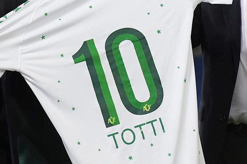 Jersey Nomor 10 Chapecoense Untuk Totti