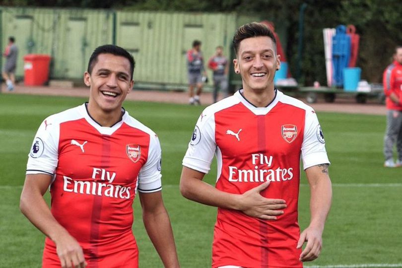 Wenger Sanjung Performa Sanchez dan Ozil