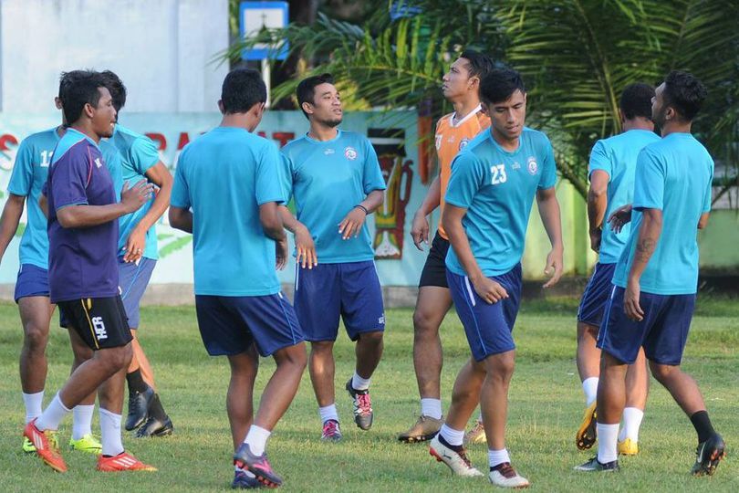 Hujan Angin Hentikan Sesi Latihan Arema FC