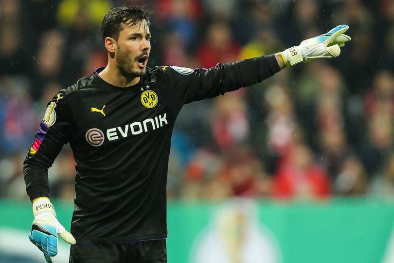 Roman Burki 200 Laga, Dortmund Menang Besar