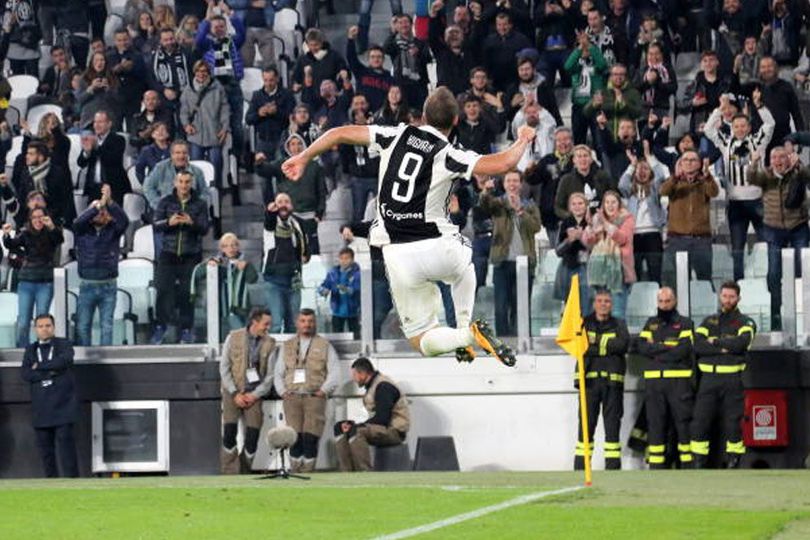 Higuain Memburu 100 di Milan - Juventus