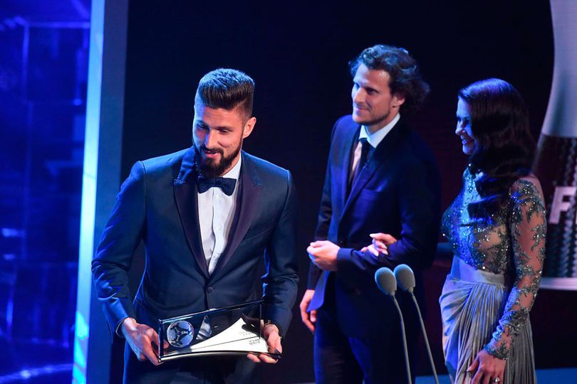 Gol Kalajengking Giroud Sabet FIFA Puskas Award 2017